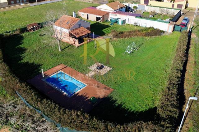 Casa-chalet en Venta en Calle Eras, 20 en Fuentes de Carbajal