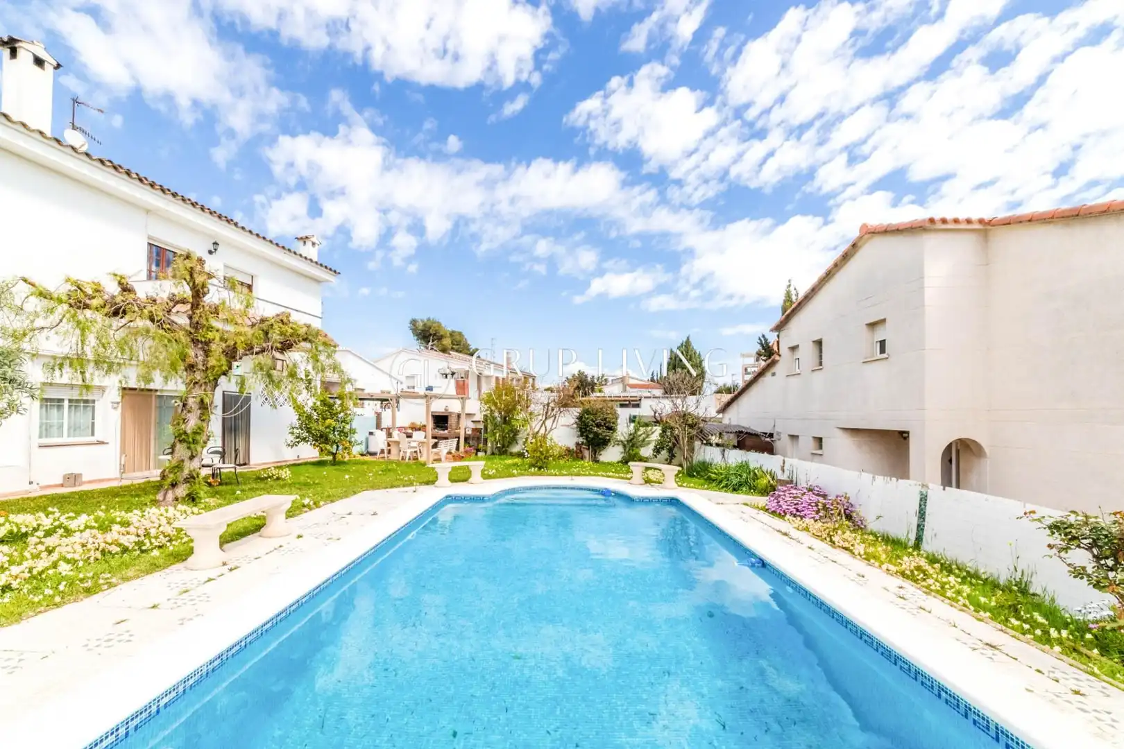 Vista exterior de Casa o chalet en venta en Vilanova i la Geltrú con Calefacción, Jardín privado y Terraza