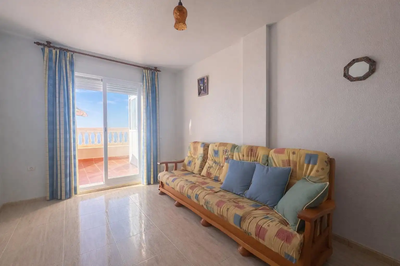 Wohnzimmer von Dachboden zum Verkauf in Sorvilán mit Terrasse und Möbliert