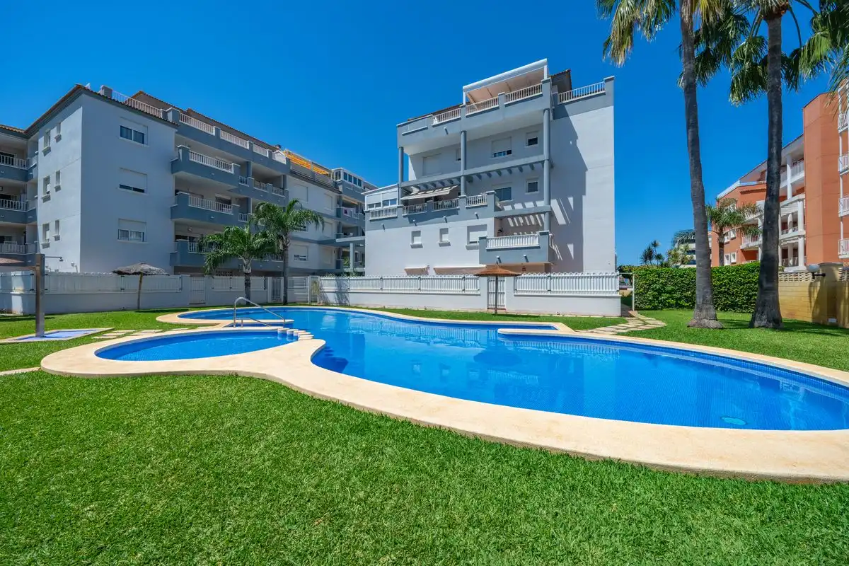 Schwimmbecken von Erdgeschoss zum Verkauf in Dénia mit Klimaanlage, Heizung und Terrasse