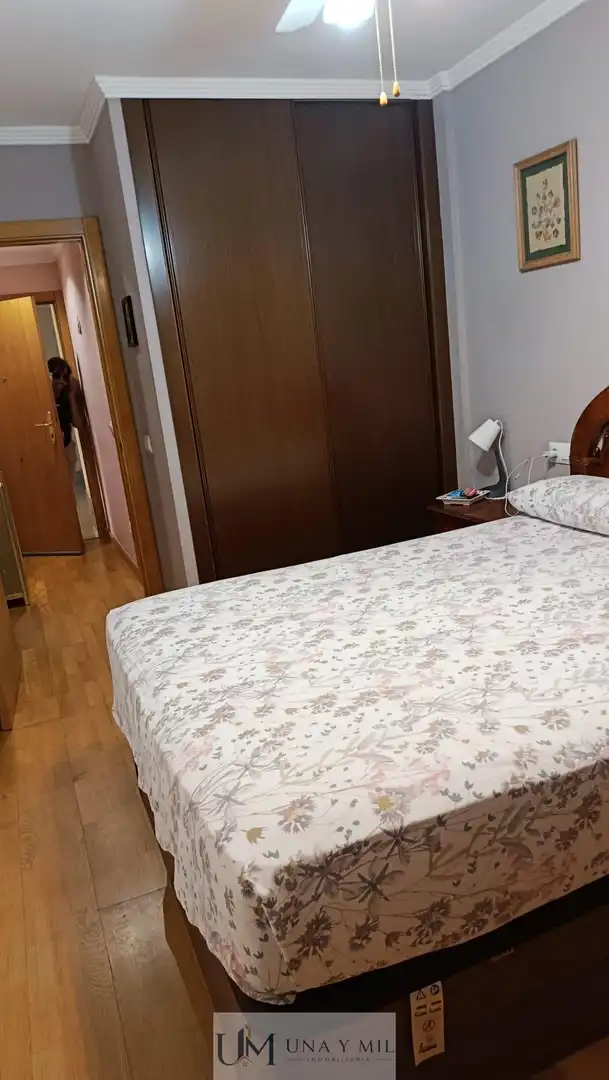 Dormitori de Apartament en venda en Calvarrasa de Abajo amb Calefacció, Terrassa i Piscina comunitària