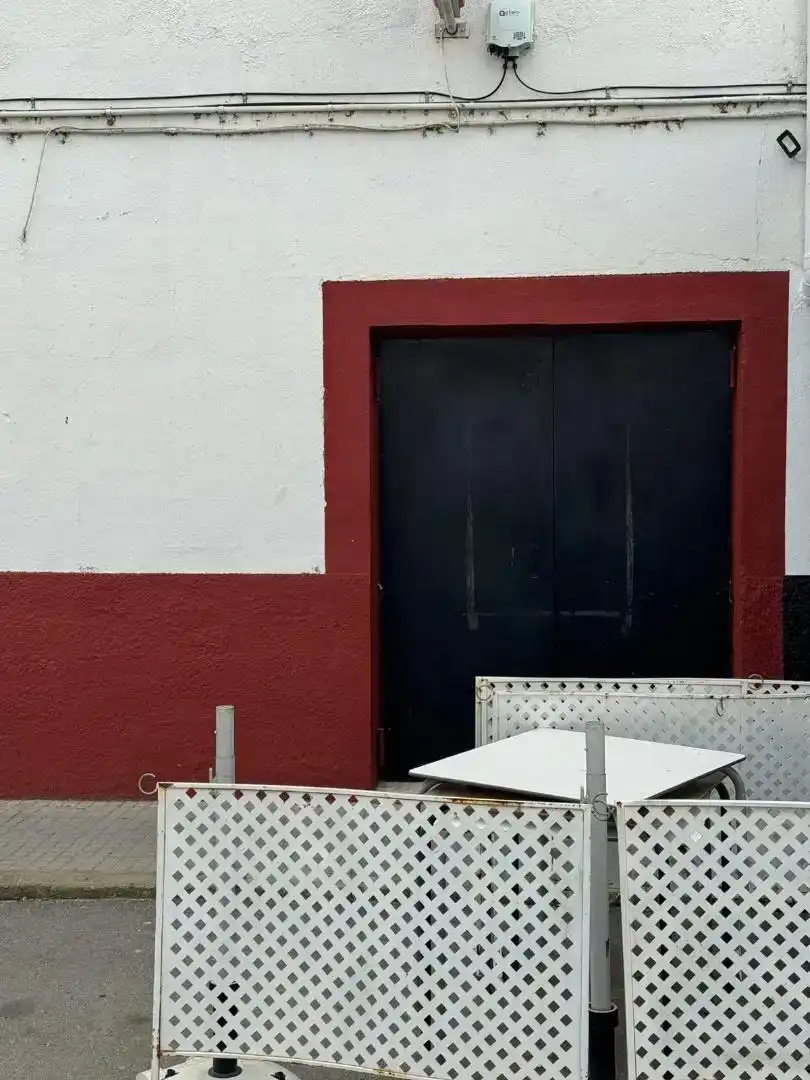 Vista exterior de Pis en venda en Riolobos amb Aire condicionat i Moblat