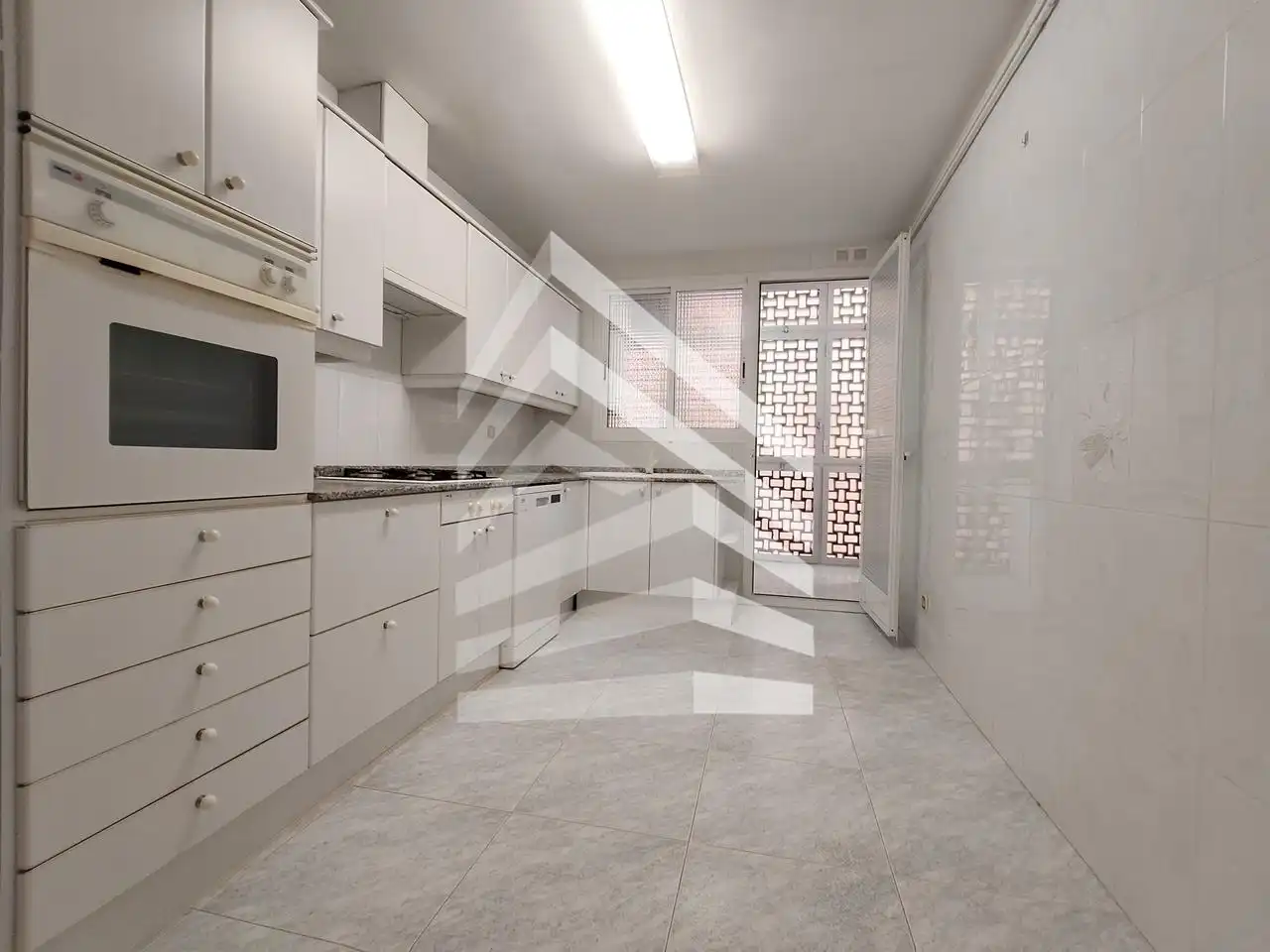 Piso con terraza en venta en Gran Via de Carles III, imagen 11