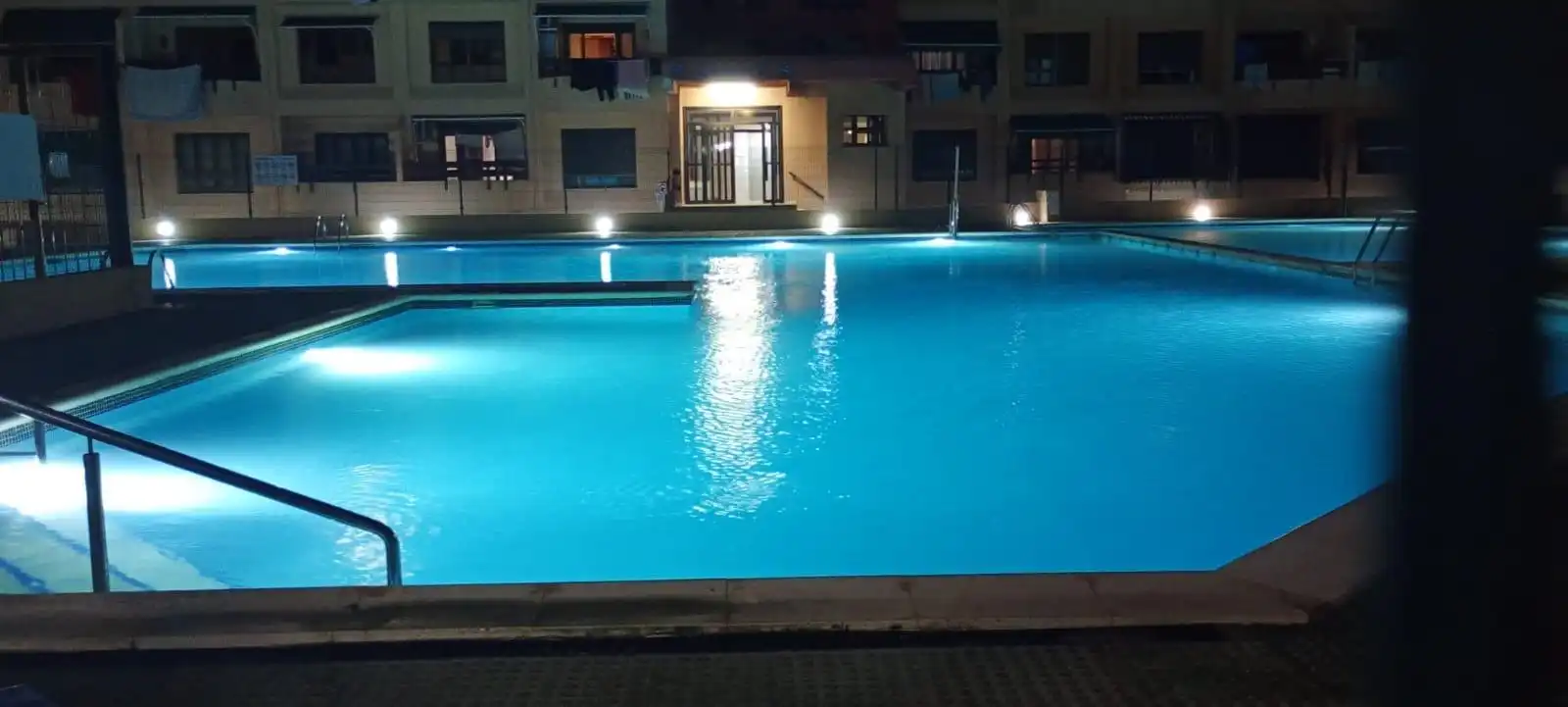 Piscina de Piso en venta en La Manga del Mar Menor con Balcón, Alarma y Piscina comunitaria