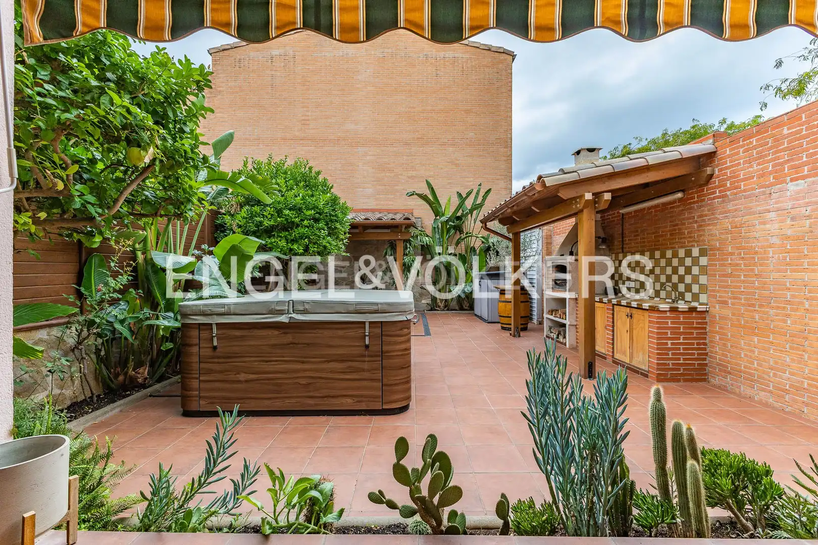 Terrassa de Casa o xalet en venda en Castellar del Vallès amb Aire condicionat, Calefacció i Jardí privat
