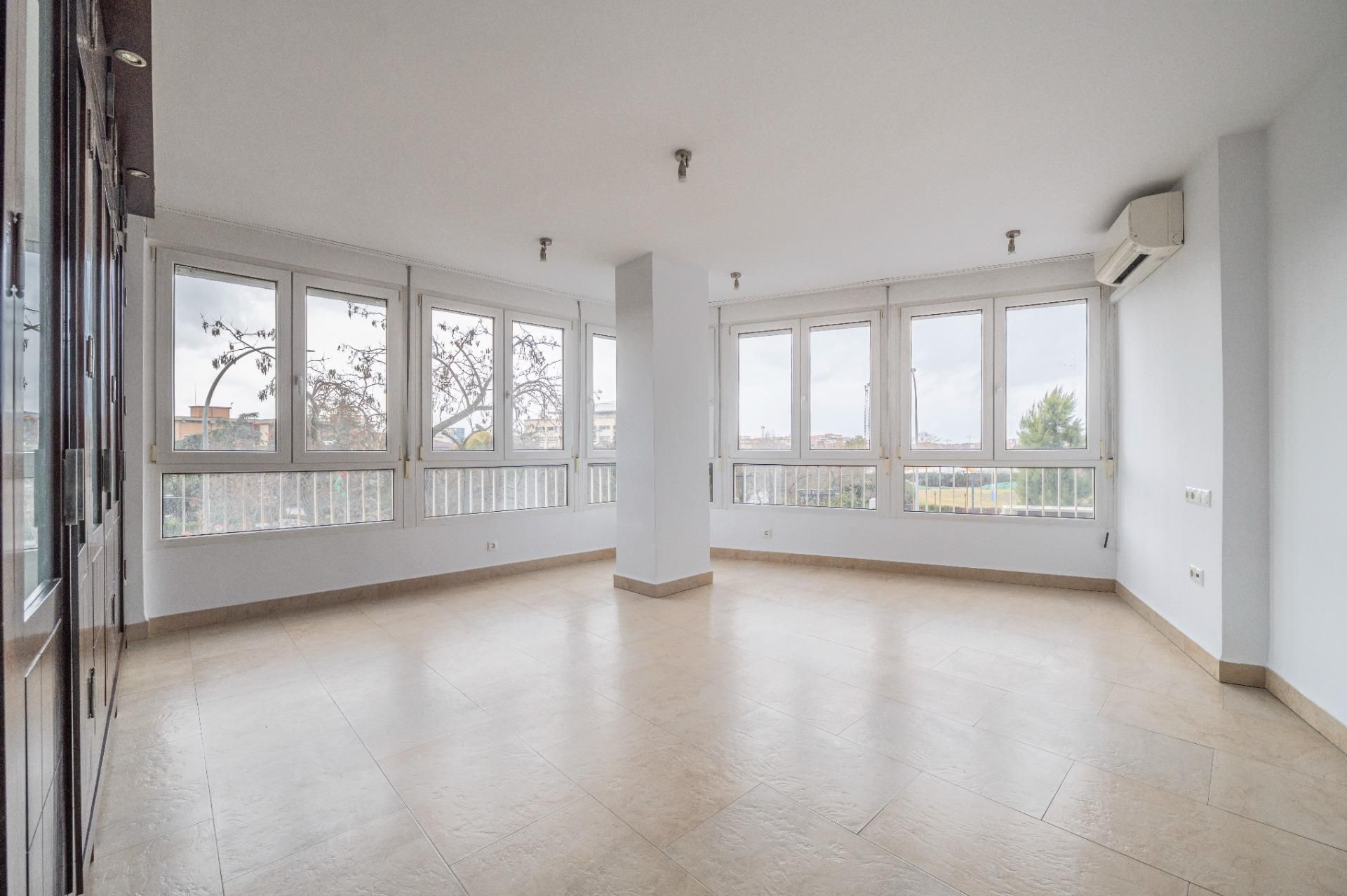 Living room of Flat for sale in  Granada Capital  with Air Conditioner