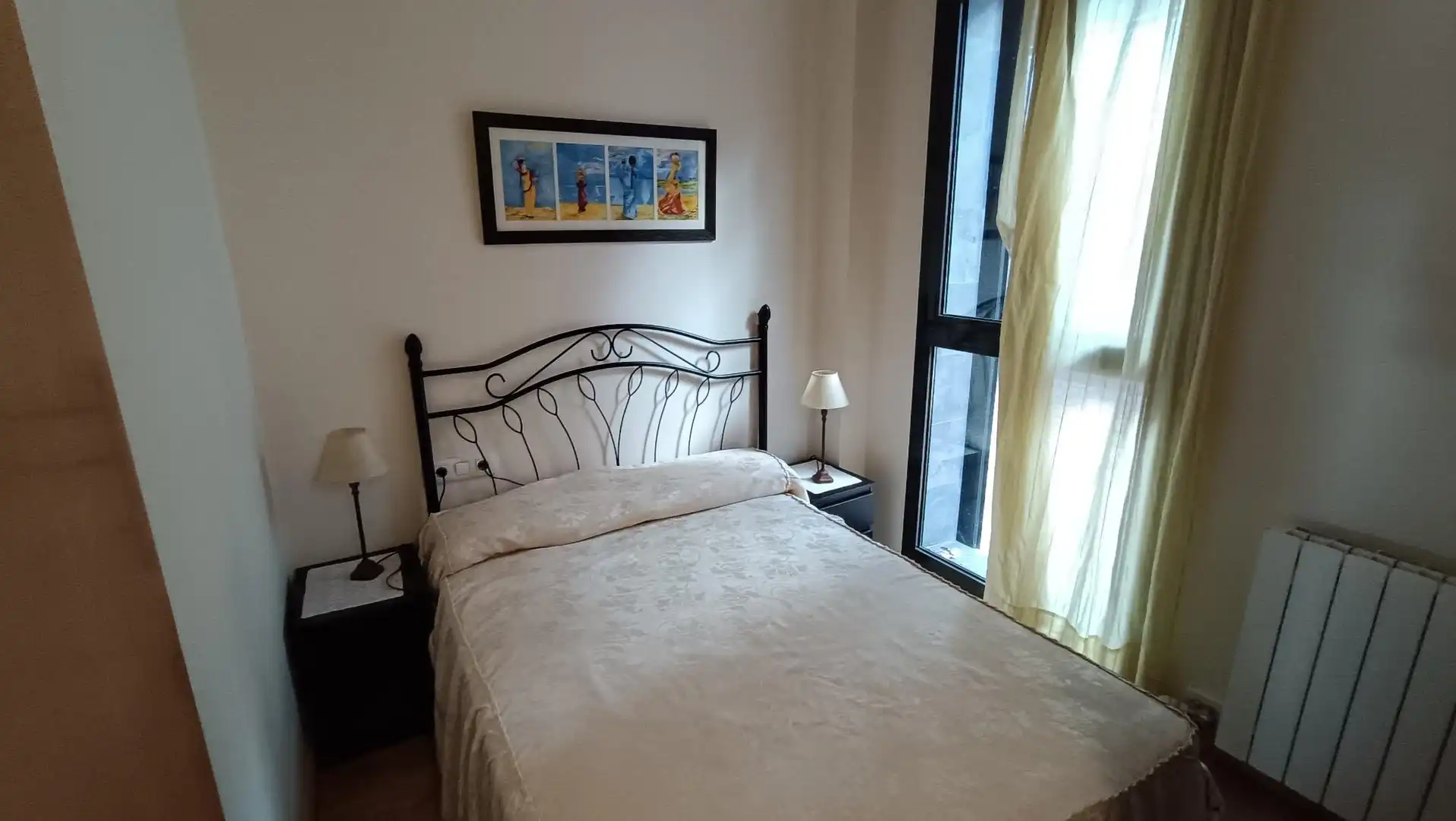 Schlafzimmer von Erdgeschoss zur Miete in Palamós mit Heizung, Terrasse und Balkon