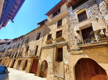Casa rustica con balcone in vendita a La Fresneda