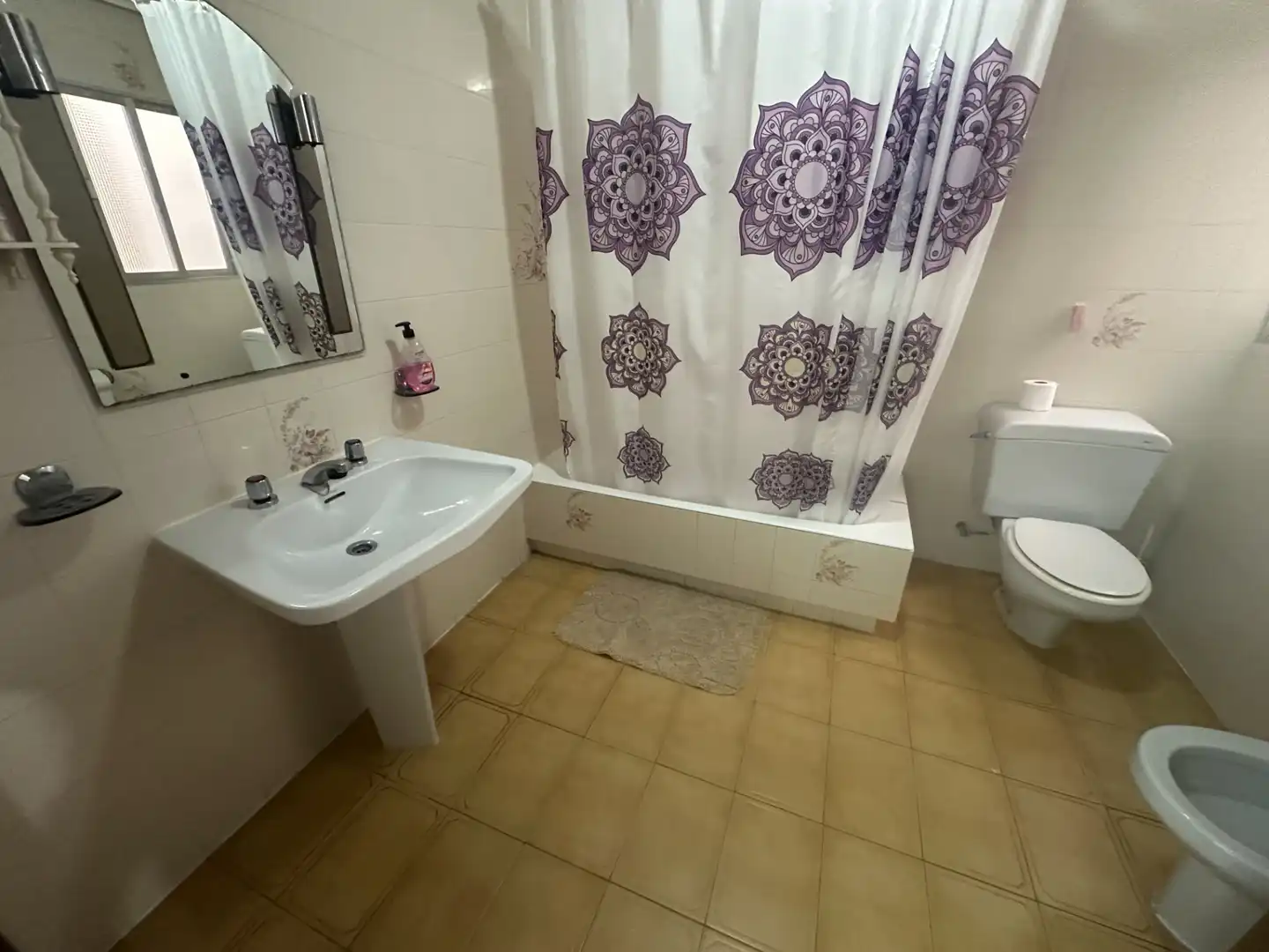 Baño de Apartamento en venta en Torrevieja con Aire acondicionado, Terraza y Amueblado