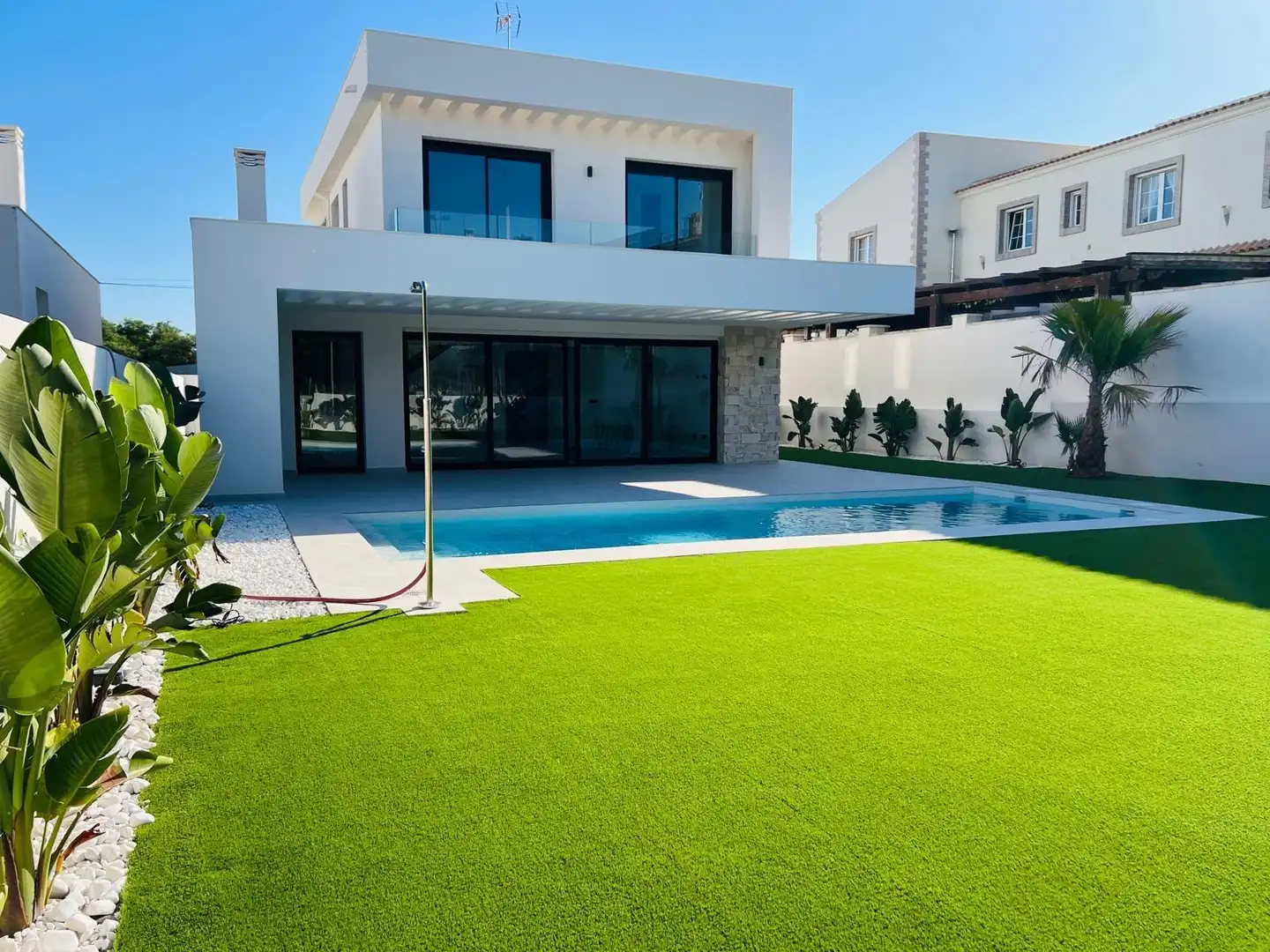 Piscina de Casa o xalet en venda en Torrevieja amb Aire condicionat, Calefacció i Jardí privat