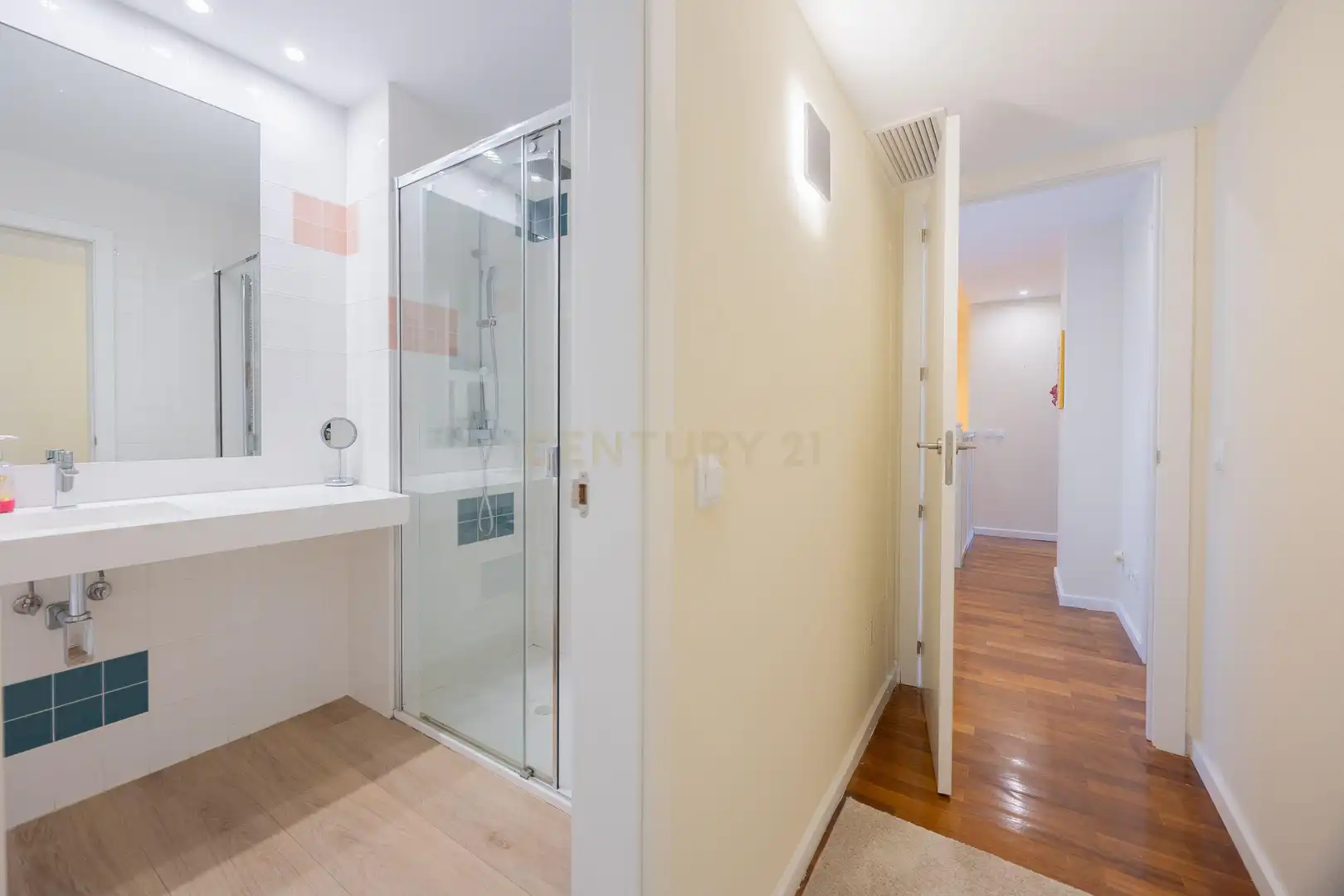 Baño de Apartamento en venta en Madrid con Piscina