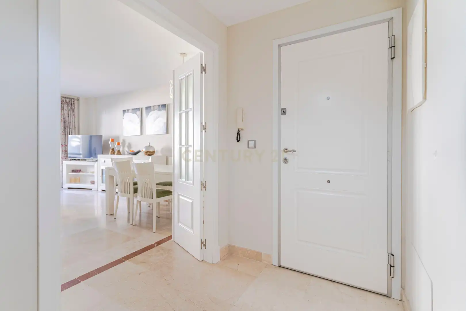 Wohnung zum Verkauf in Manilva mit Privatgarten, Abstellraum und Gemeinschaftspool