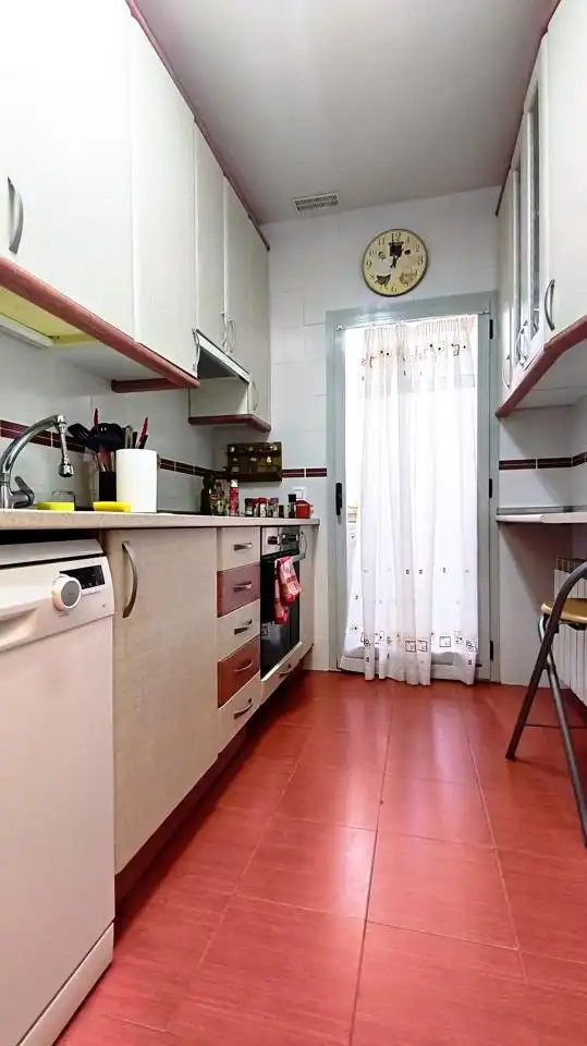 Kitchen of Ground floor for rent in Madrid  with Air Conditioner, Heating and Parquet flooring
