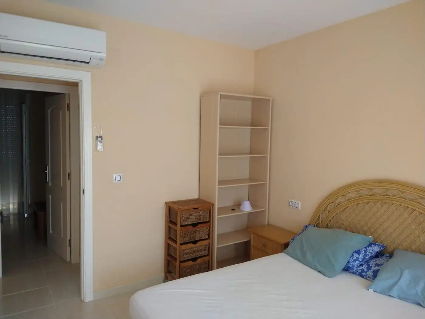 Habitación de Dúplex de alquiler en Oliva con Aire acondicionado, Calefacción y Terraza