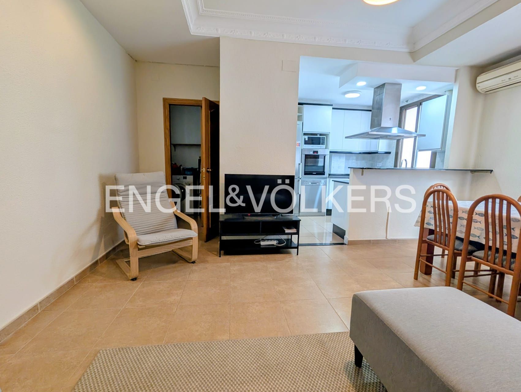 Living room of Apartment to rent in  Valencia Capital  with Air Conditioner, Heating and Storage room