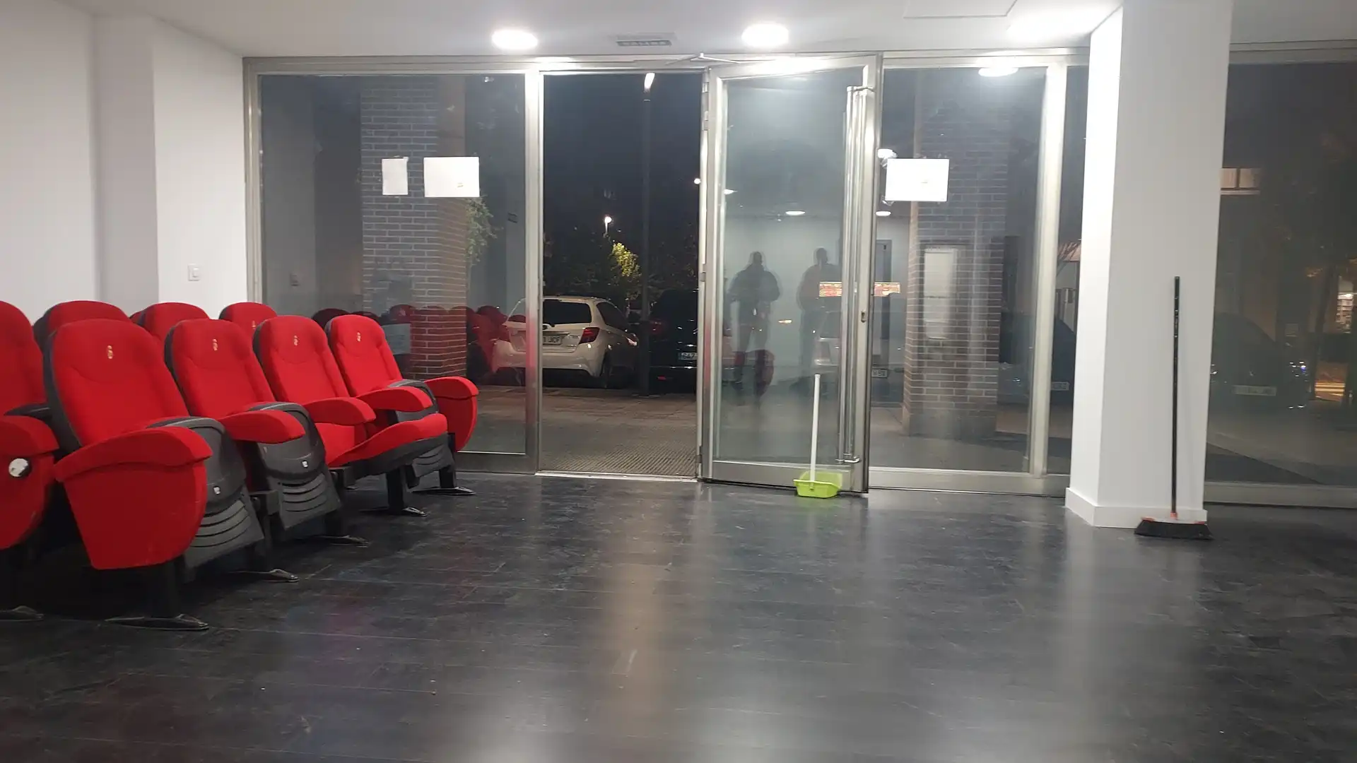 Local comercial de lloguer a Calle Etxaburua 9