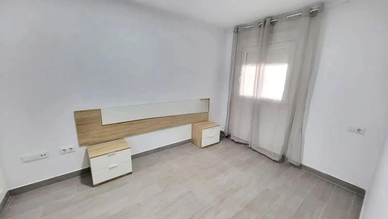 Habitación de Apartamento en venta en Rincón de la Victoria con Aire acondicionado, Trastero y Amueblado