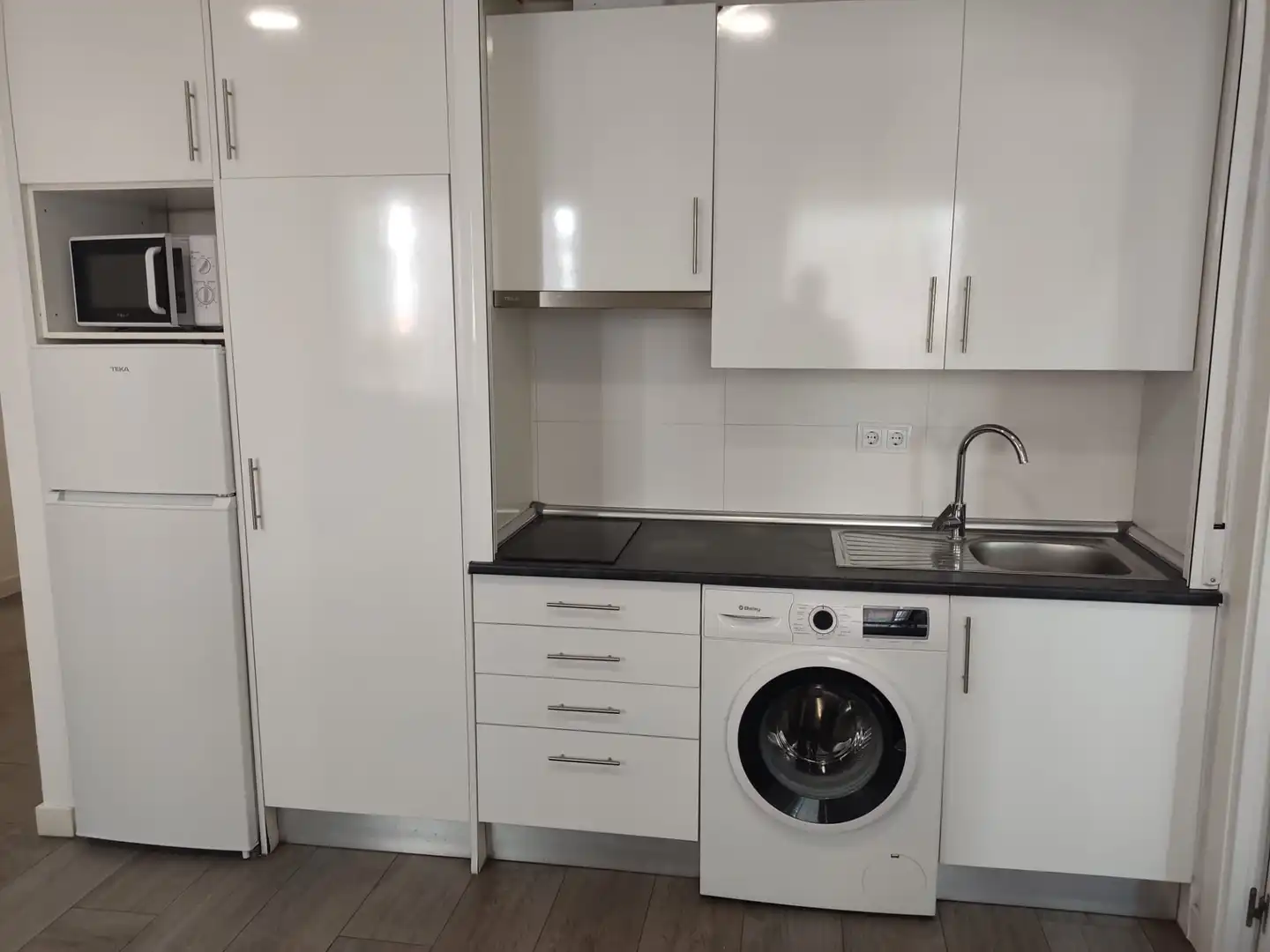 Kitchen of Flat for rent in Madrid  with Heating, Furnished and Washing machine