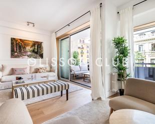 Sala d'estar de Pis en venda en  Madrid Capital amb Aire condicionat, Calefacció i Terrassa