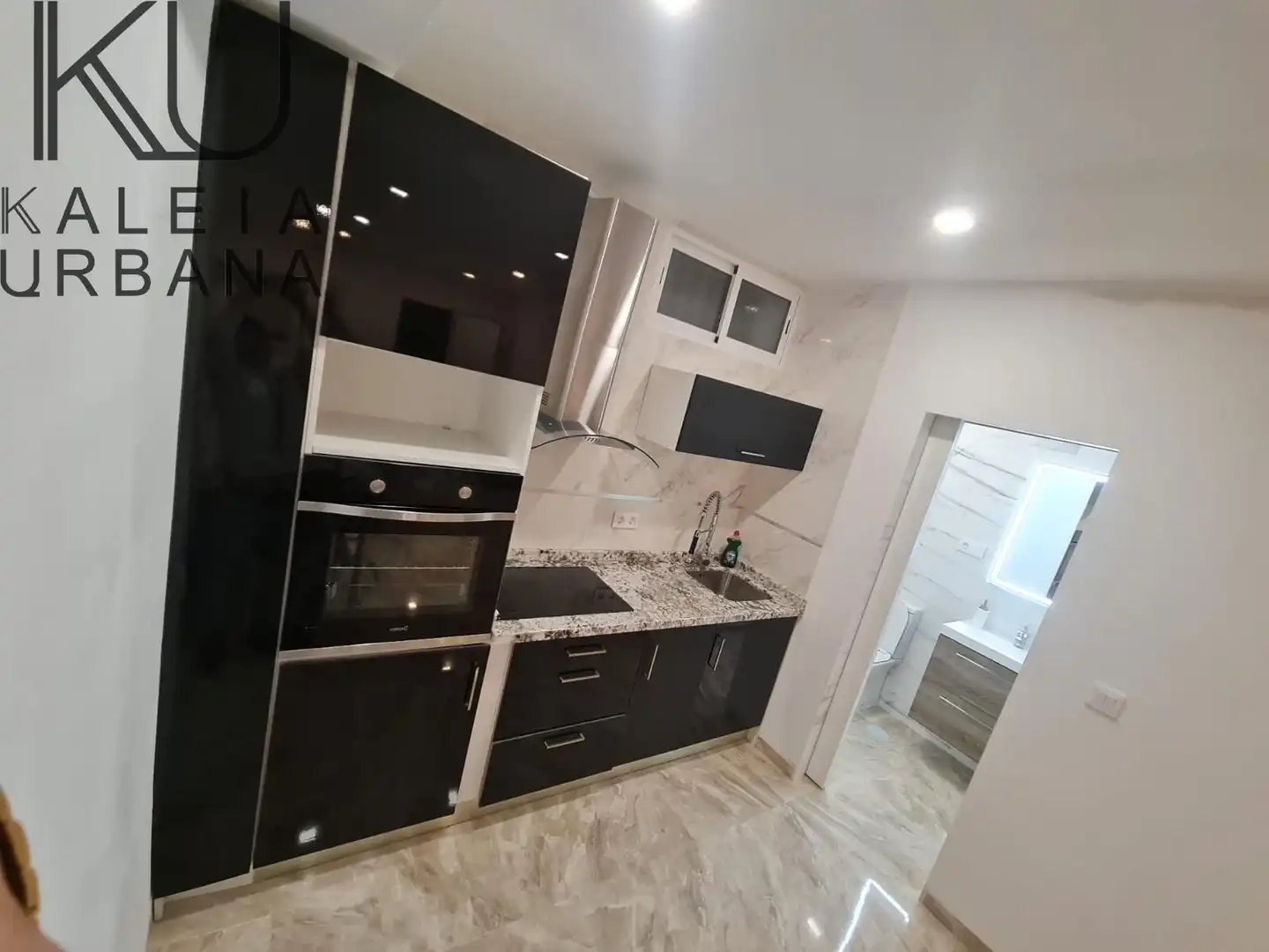 Kitchen of Study for sale in Alicante / Alacant  with Air Conditioner and Furnished