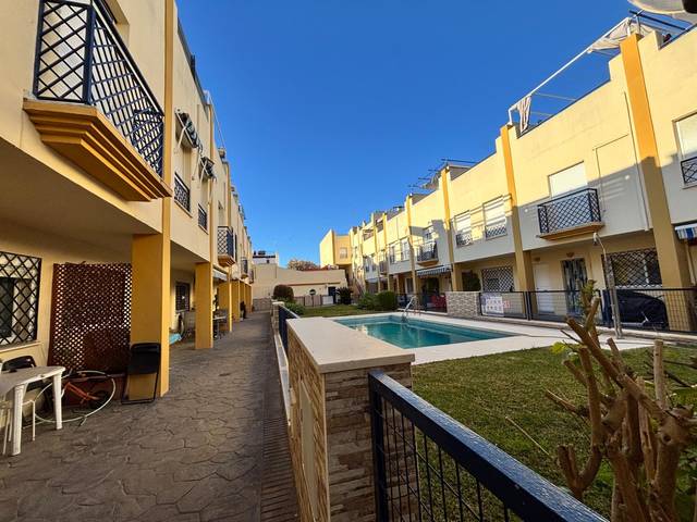 Casa adosada en Venta en Calle Navarro ledesma en El Tejar - Hacienda Bizcochero