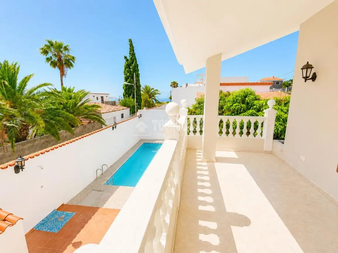 Vista exterior de Casa o chalet en venta en Candelaria con Aire acondicionado, Jardín privado y Terraza