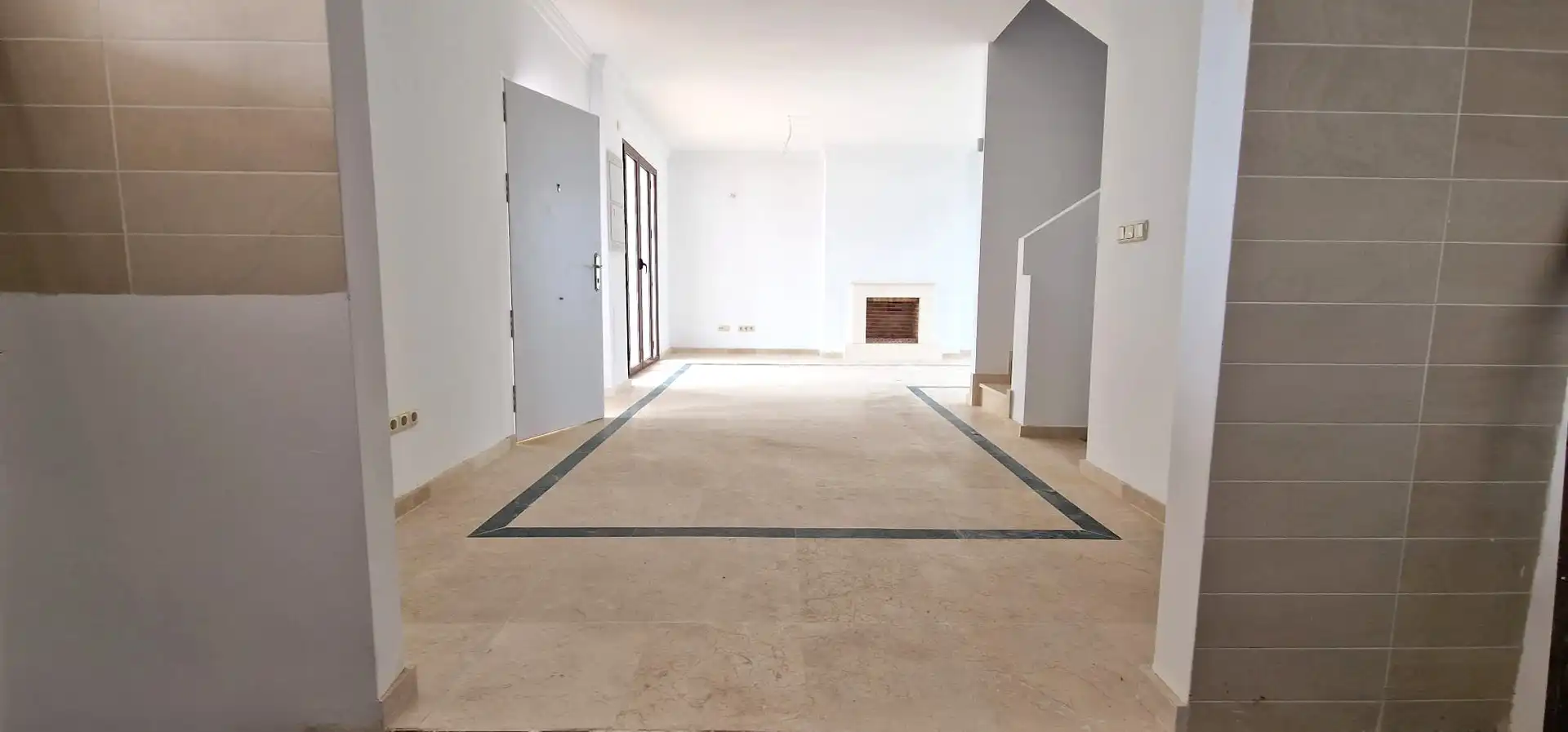 Einfamilien-Reihenhaus zum Verkauf in Cártama mit Privatgarten und Terrasse