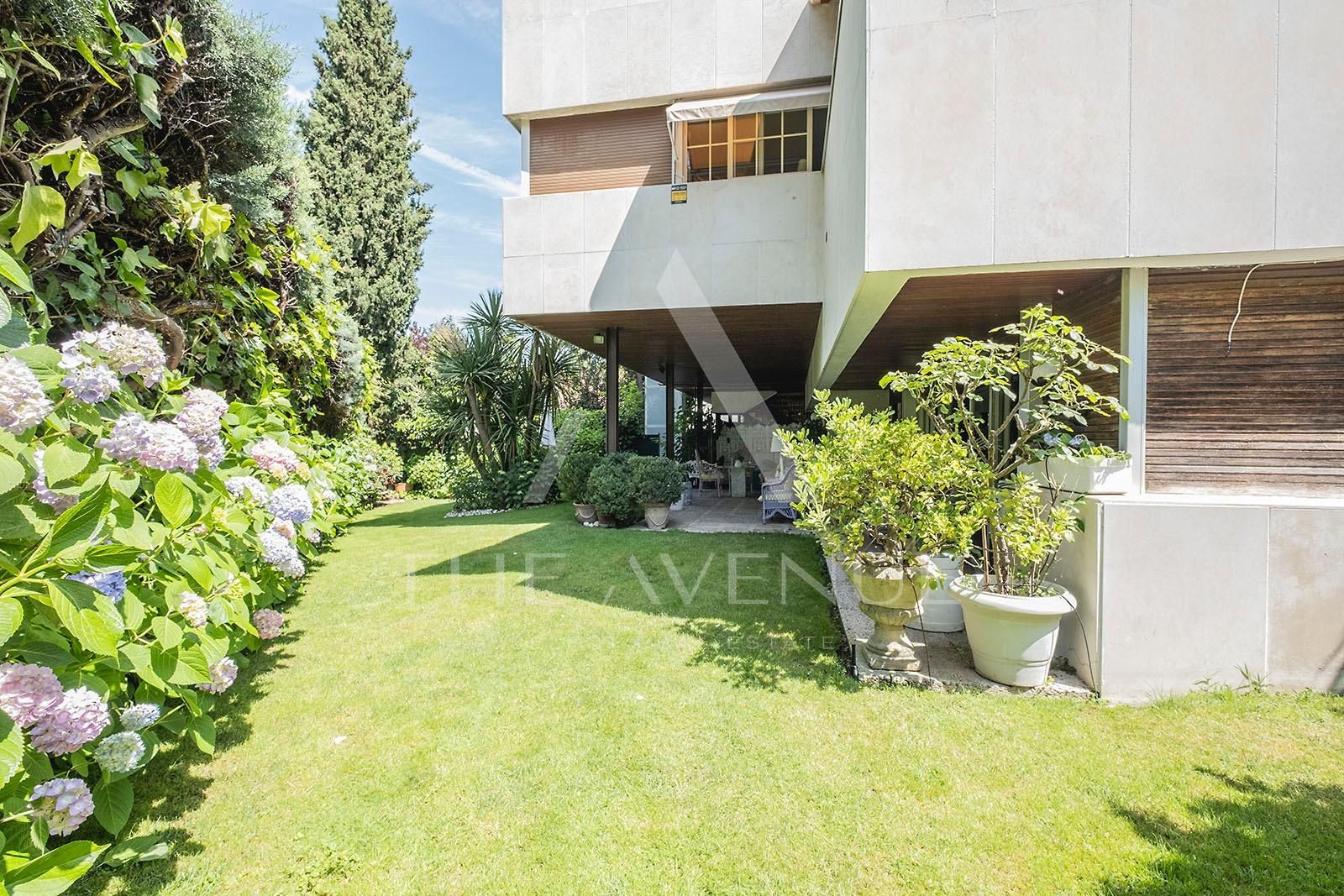 Garden of Duplex for sale in La Moraleja  with Air Conditioner, Heating and Private garden