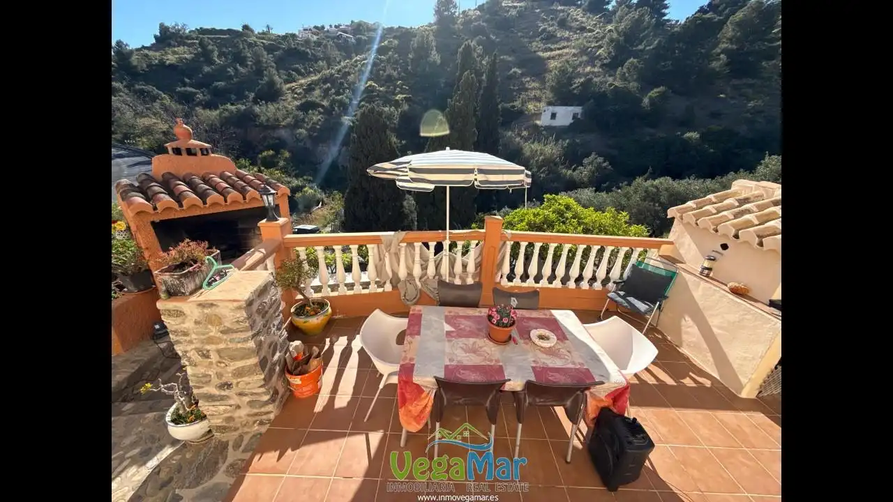 Vista exterior de Casa o chalet en venta en Almuñécar con Aire acondicionado, Jardín privado y Terraza