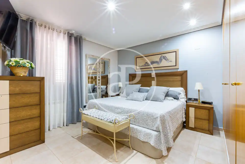Dormitori de Casa o xalet en venda en Náquera amb Aire condicionat, Calefacció i Jardí privat