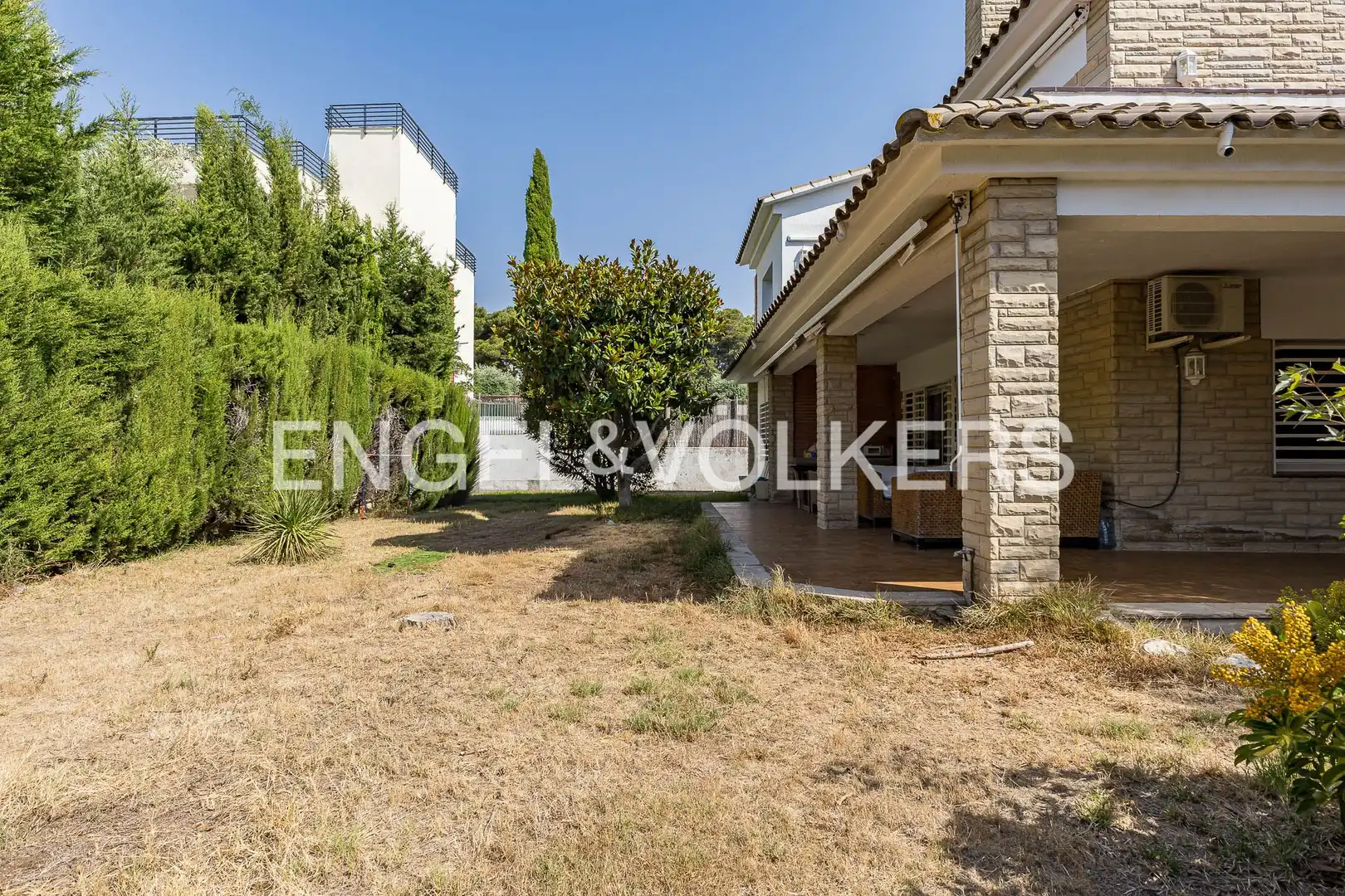 Vista exterior de Casa o xalet en venda en Cubelles amb Aire condicionat, Calefacció i Parquet