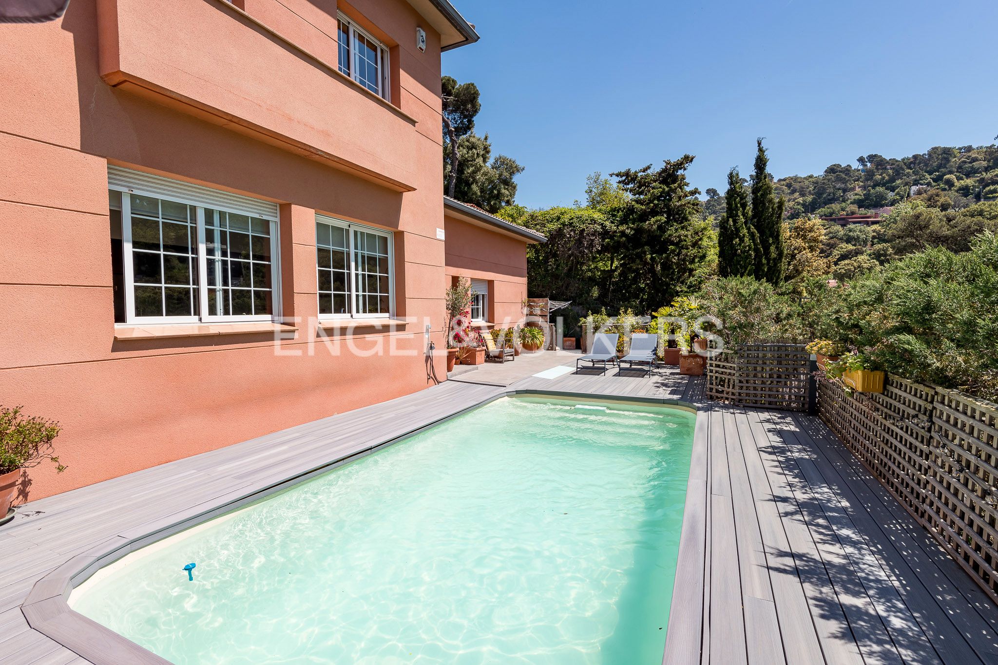 Swimming pool of House or chalet for sale in  Barcelona Capital  with Air Conditioner, Heating and Private garden