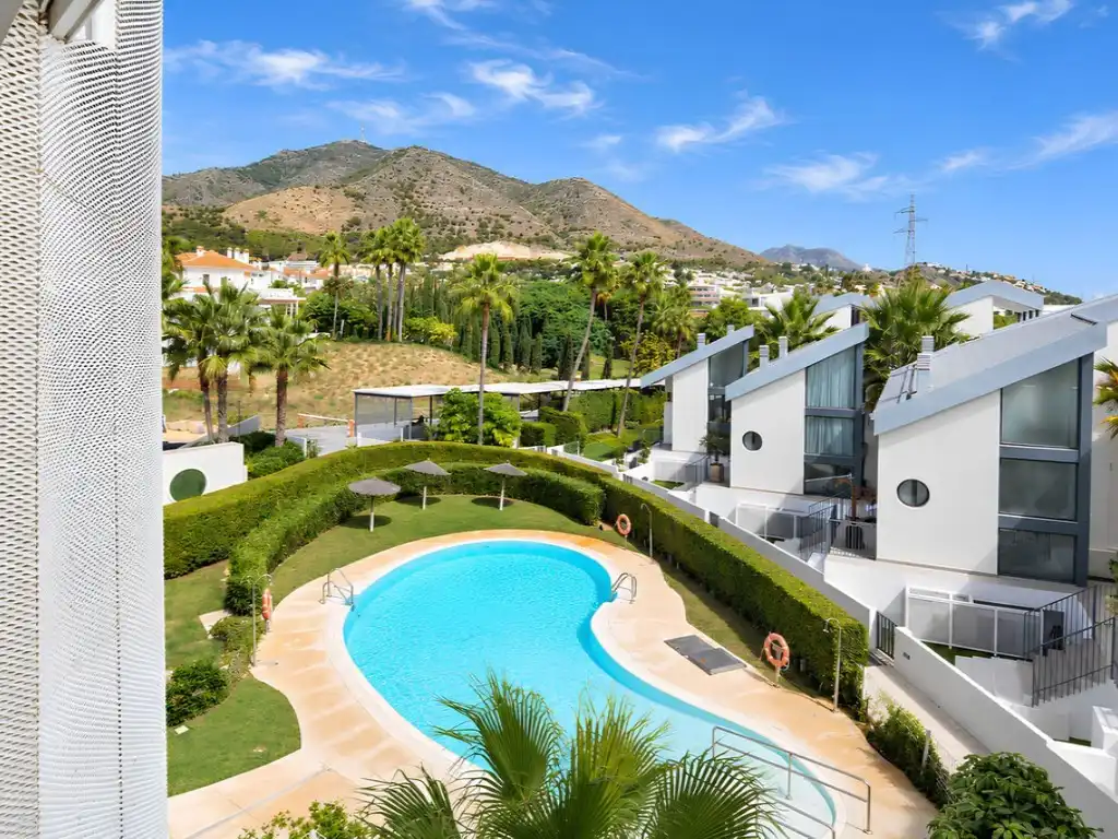 Vista exterior de Piso en venta en Fuengirola con Aire acondicionado, Amueblado y Horno