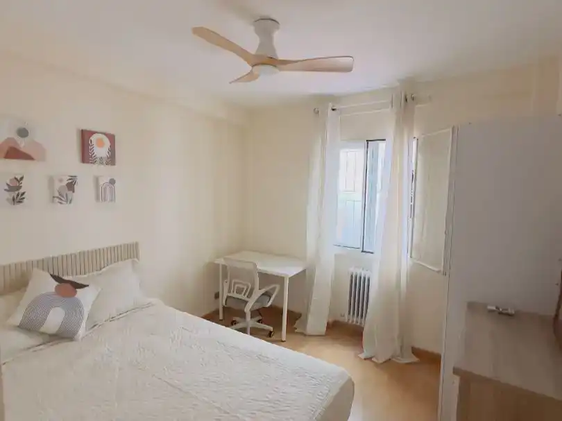 Schlafzimmer von Wohnung zur Miete in Alcalá de Henares