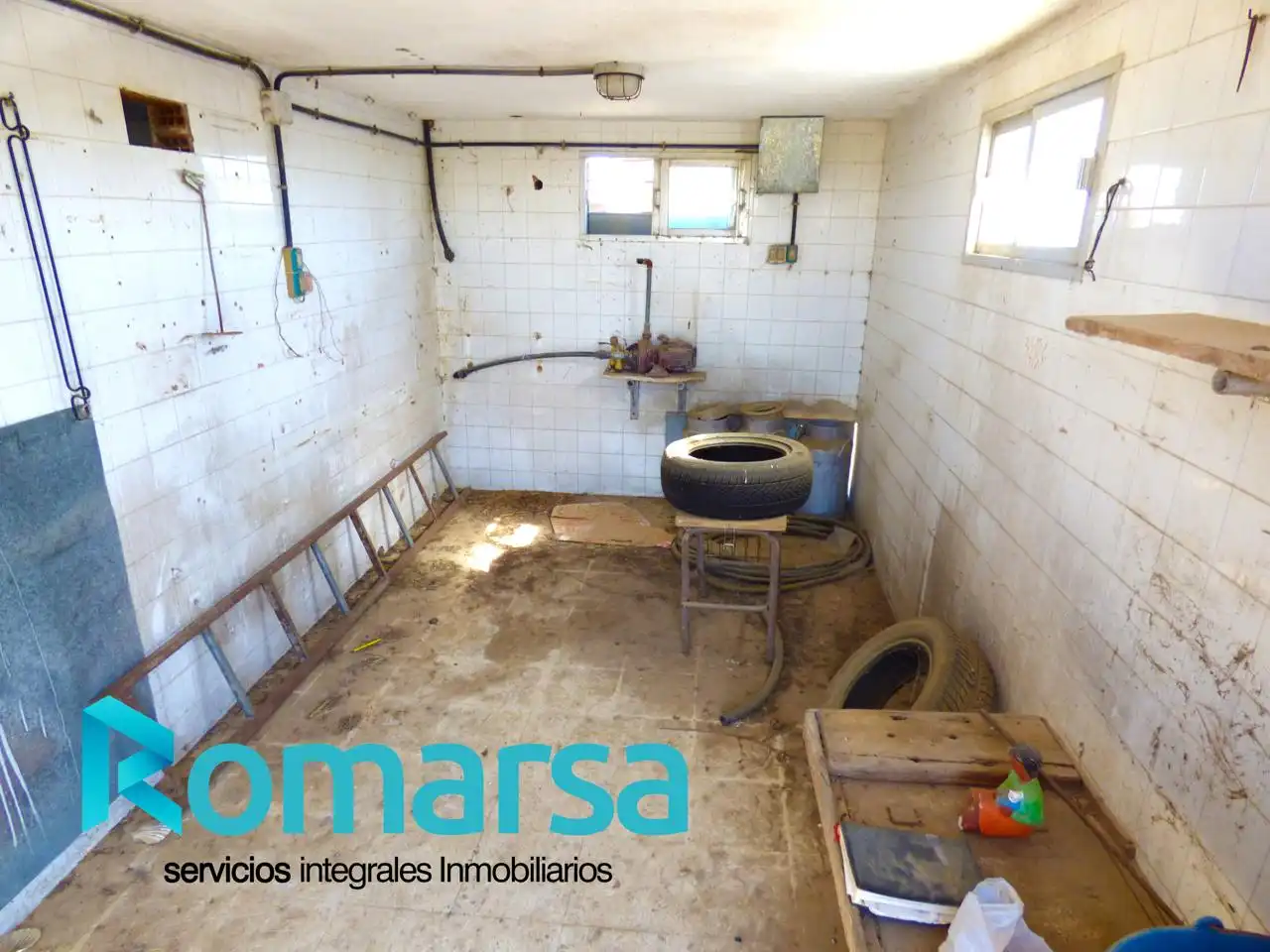 Industrial buildings for sale in Crespos, Ávila