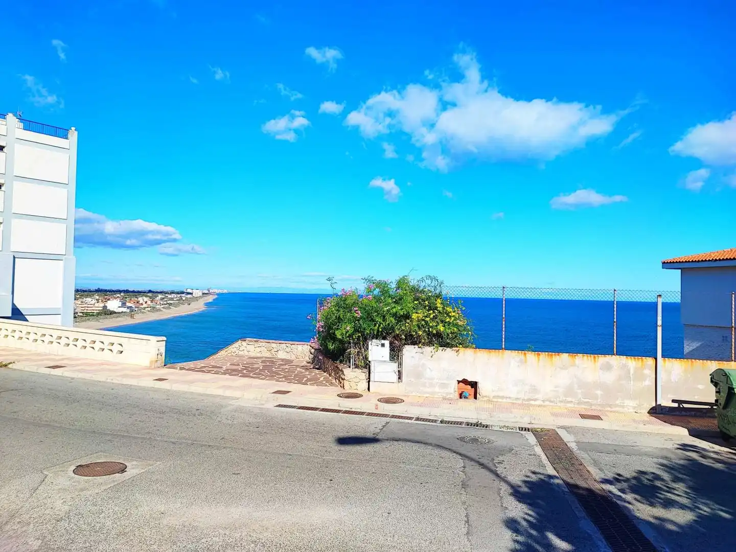 Chalet con piscina en venta en El Faro