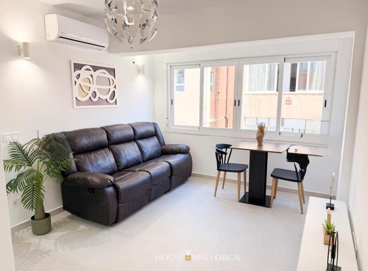 Sala d'estar de Apartament en venda en  Palma de Mallorca amb Aire condicionat i Alarma