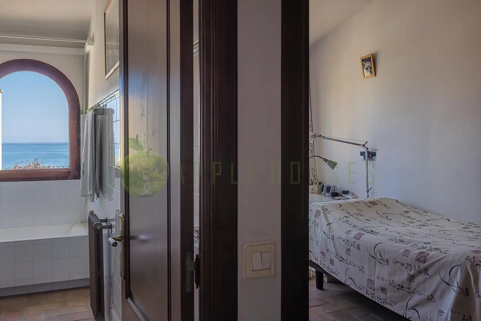 Habitación de Casa o chalet en venta en Vilanova i la Geltrú con Aire acondicionado, Calefacción y Jardín privado