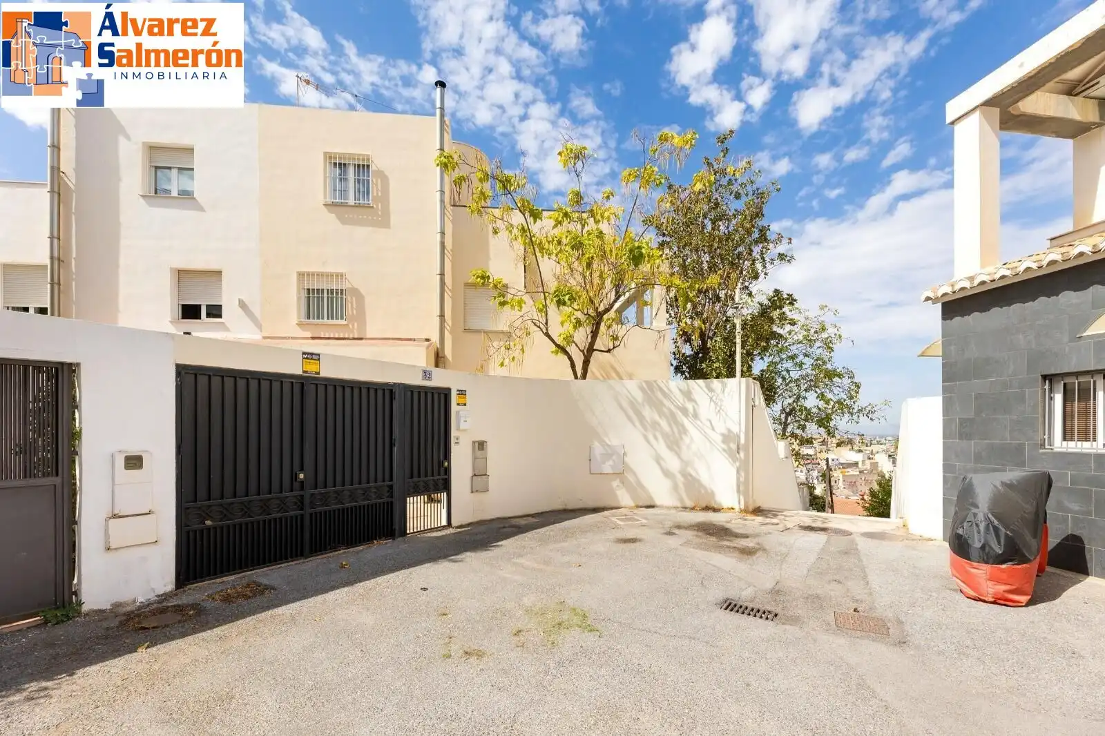 Exterior view of Houses for sale in Granada  with Air Conditioner, Private garden and Terrace