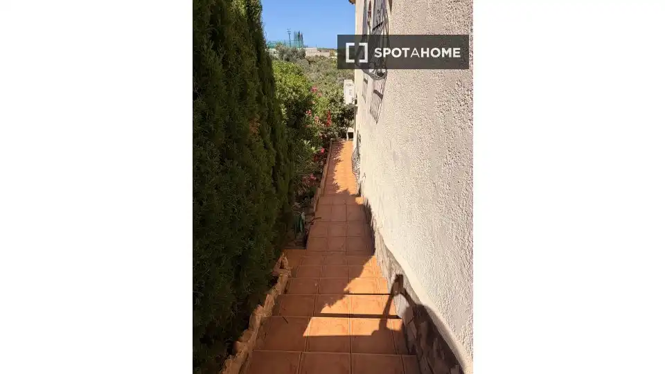 Vista exterior de Apartament per a compartir en Benitachell / El Poble Nou de Benitatxell amb Aire condicionat, Terrassa i Moblat