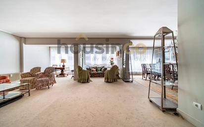 Living room of Flat for sale in  Madrid Capital  with Air Conditioner, Parquet flooring and Terrace