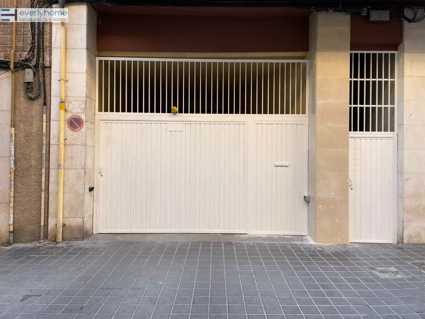 Individuel à louer à Calle LUZ CASANOVA 24