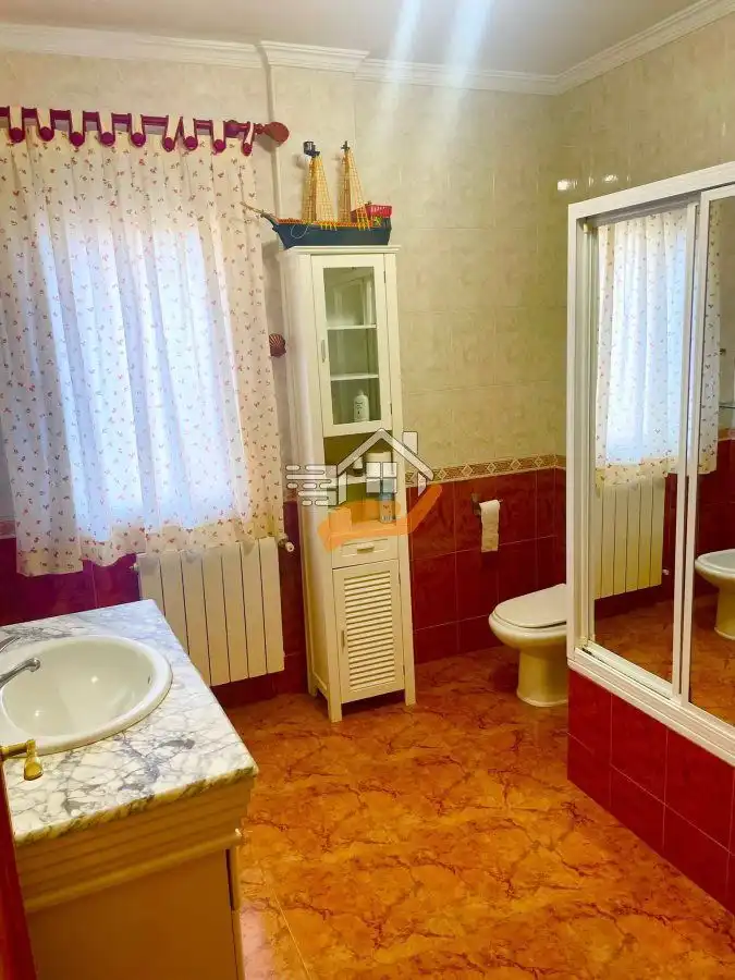 Bany de Edifici en venda en Chirivel