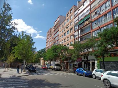 Exterior view of Flat for sale in  Zaragoza Capital  with Air Conditioner