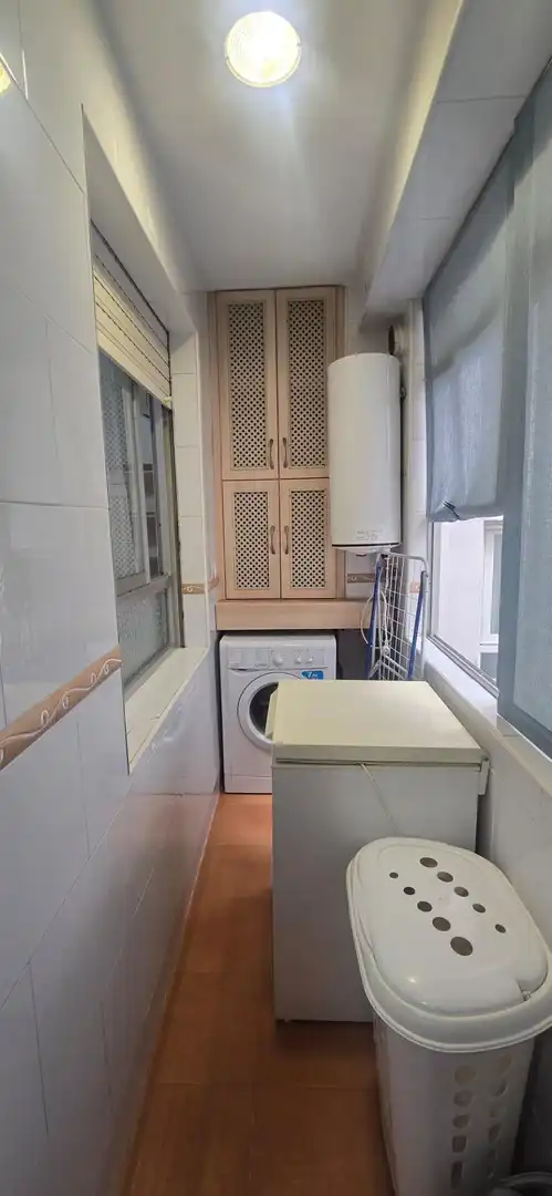Cuina de Pis en venda en Córdoba amb Aire condicionat i Moblat