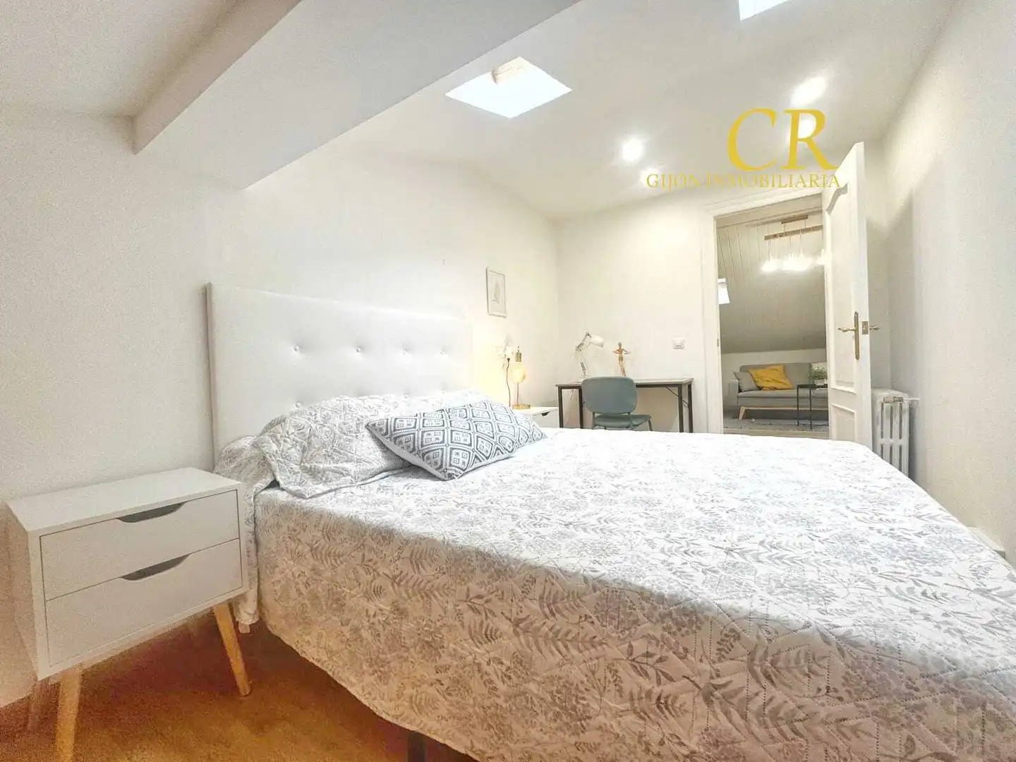 Habitación de Ático en venta en Gijón  con Calefacción, Amueblado y Horno