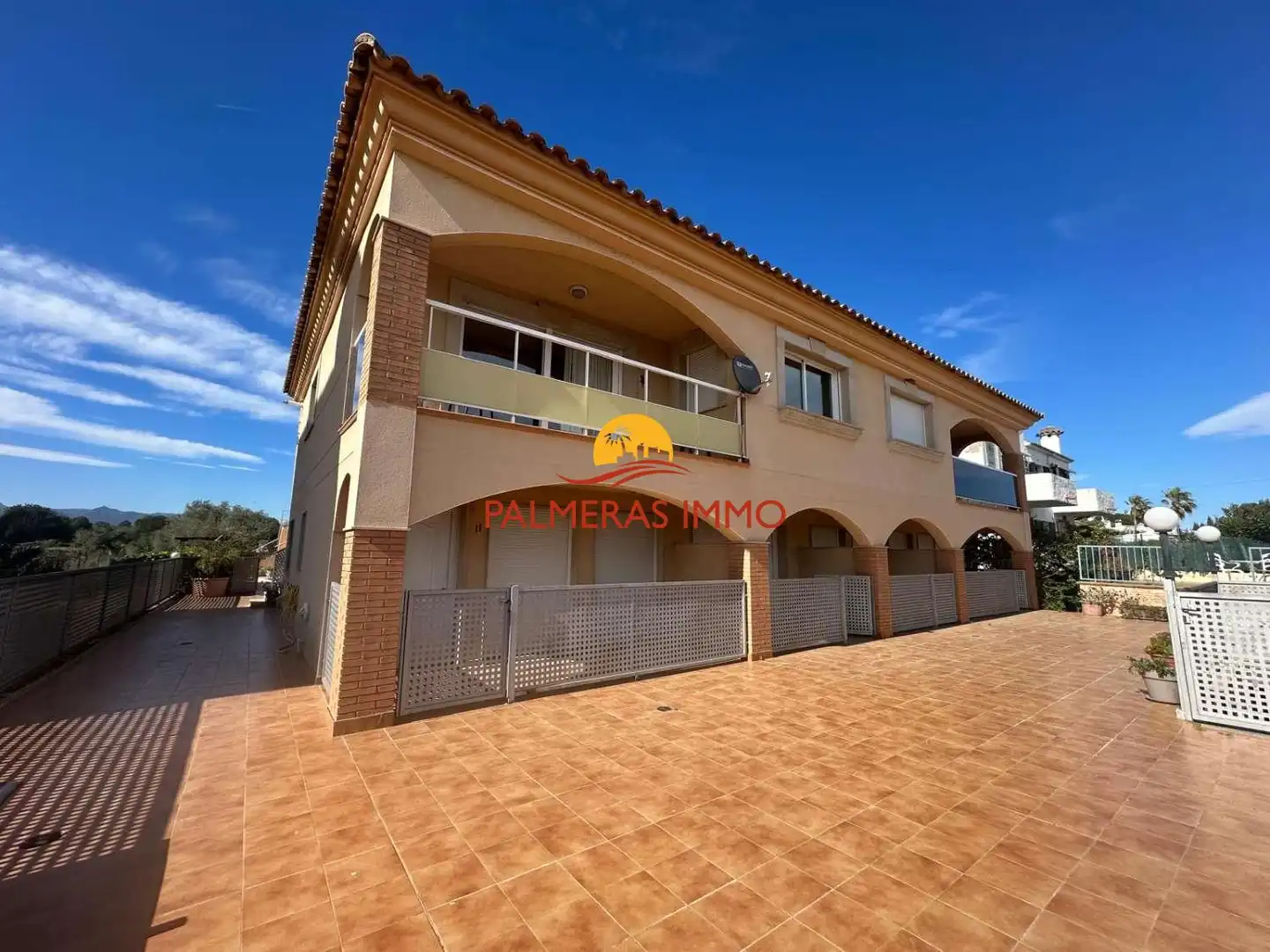 Vista exterior de Apartament en venda en Mont-roig del Camp amb Piscina i Moblat