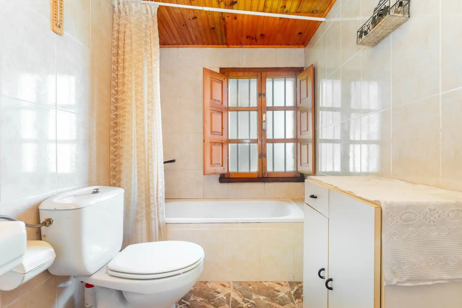 Bathroom of Houses for sale in Bimenes  with Heating, Private garden and Terrace