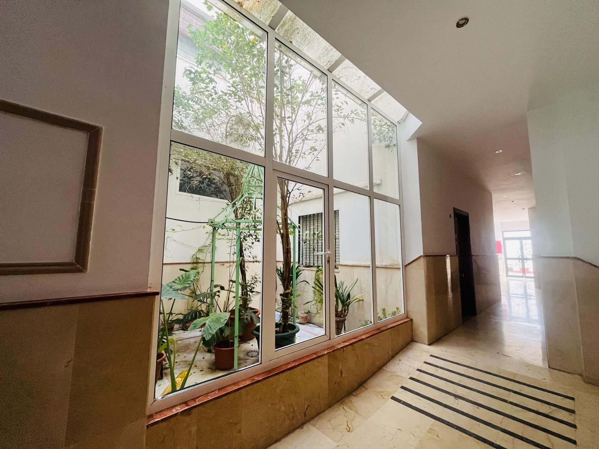 Flat to rent in  Sevilla Capital  with Air Conditioner