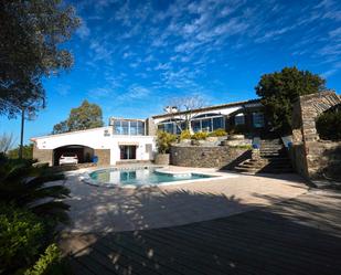 Vista exterior de Casa o xalet en venda en Cadaqués amb Jardí privat, Terrassa i Piscina